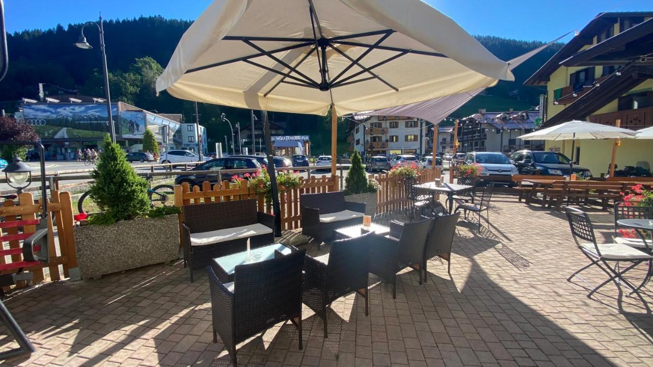 Casteluce Hotel Funivie Pinzolo Exterior photo