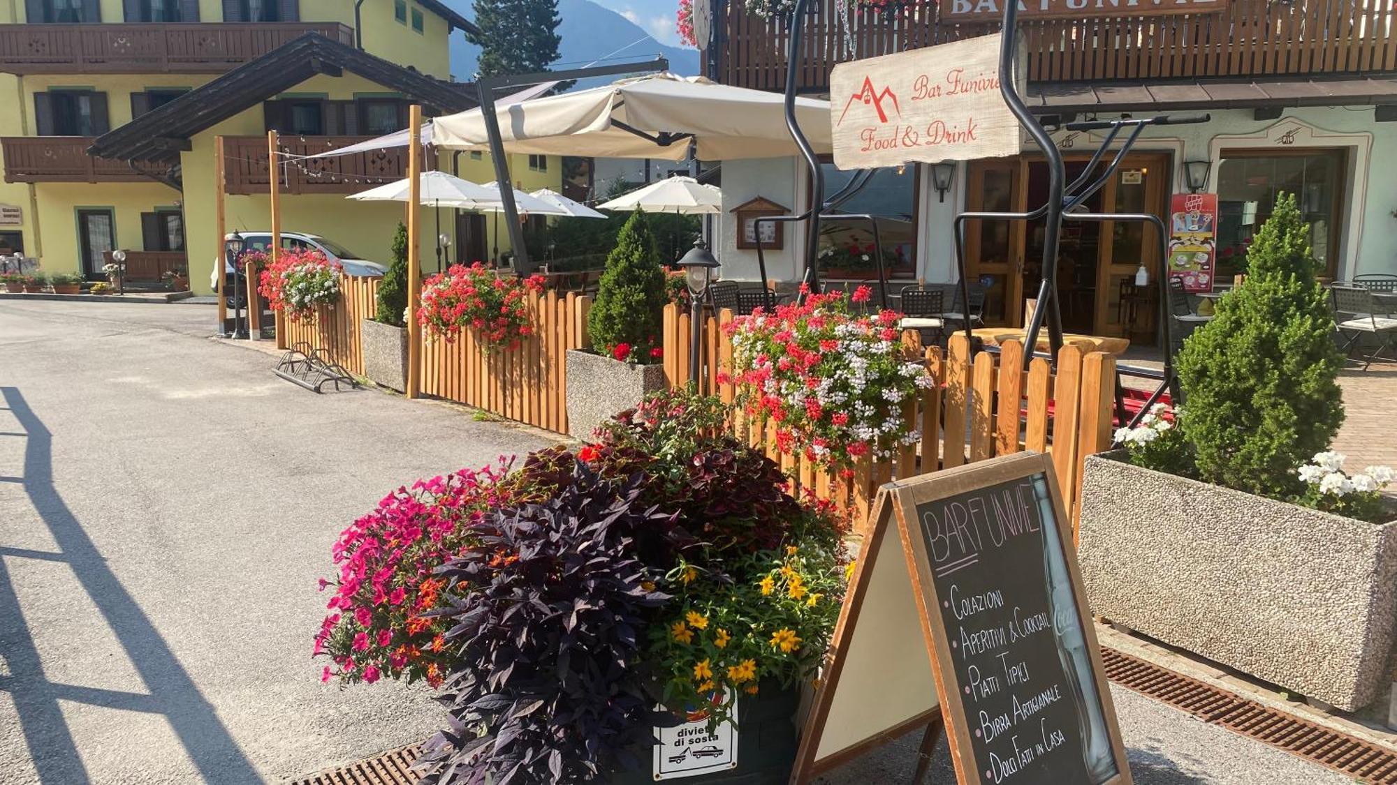 Casteluce Hotel Funivie Pinzolo Exterior photo