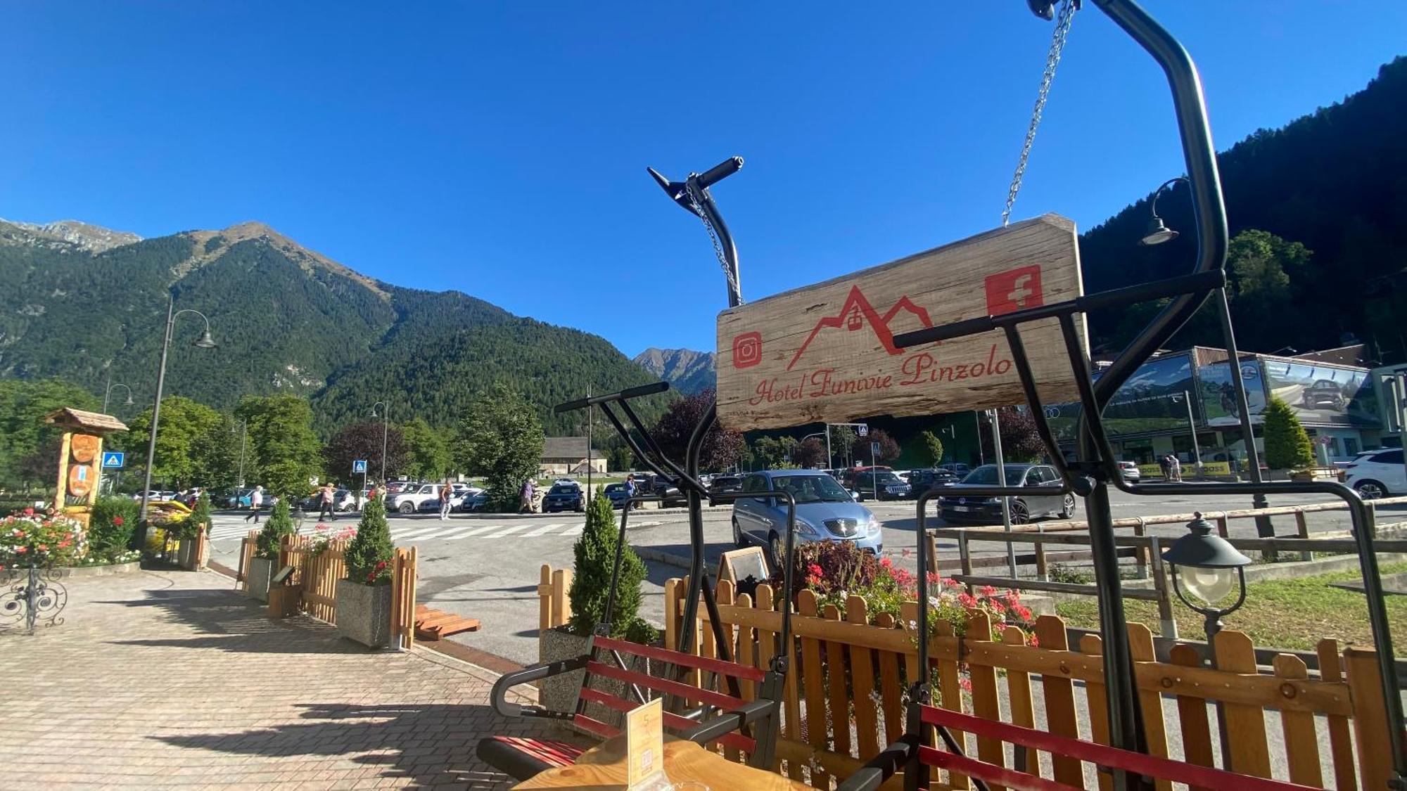 Casteluce Hotel Funivie Pinzolo Exterior photo