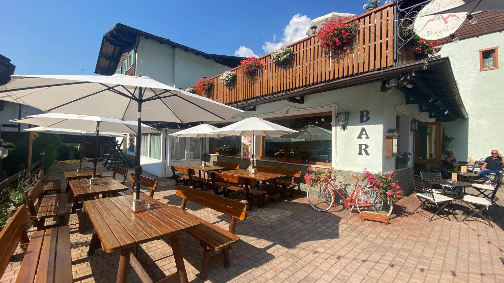 Casteluce Hotel Funivie Pinzolo Exterior photo