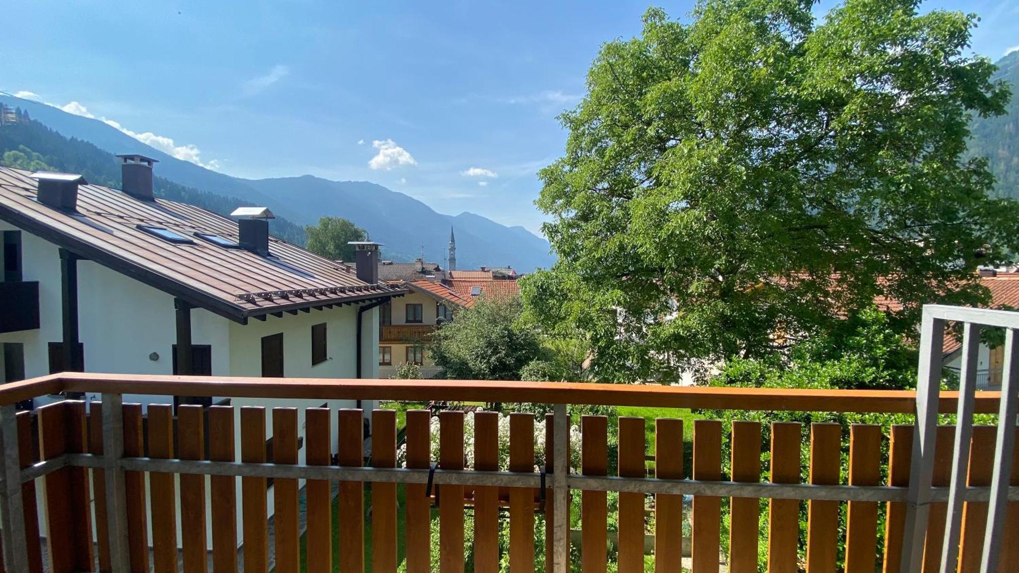 Casteluce Hotel Funivie Pinzolo Exterior photo