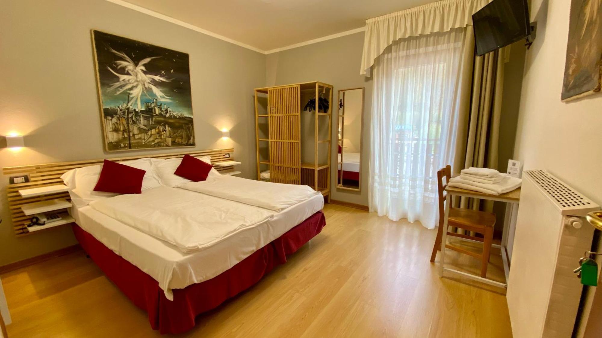 Casteluce Hotel Funivie Pinzolo Exterior photo